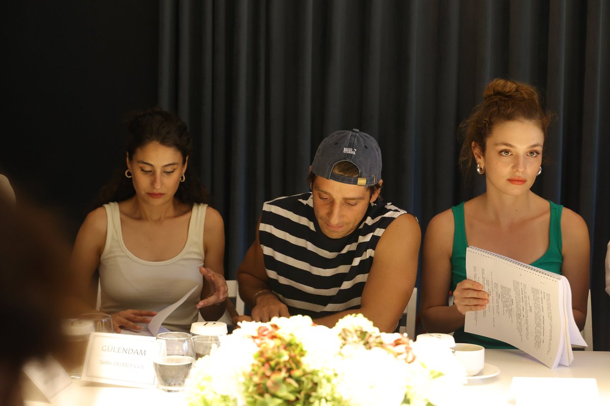 #Veliaht dizisinin okuma provasından kareler.. Merakla bekliyoruz. Başarısı bol olsun. 👌