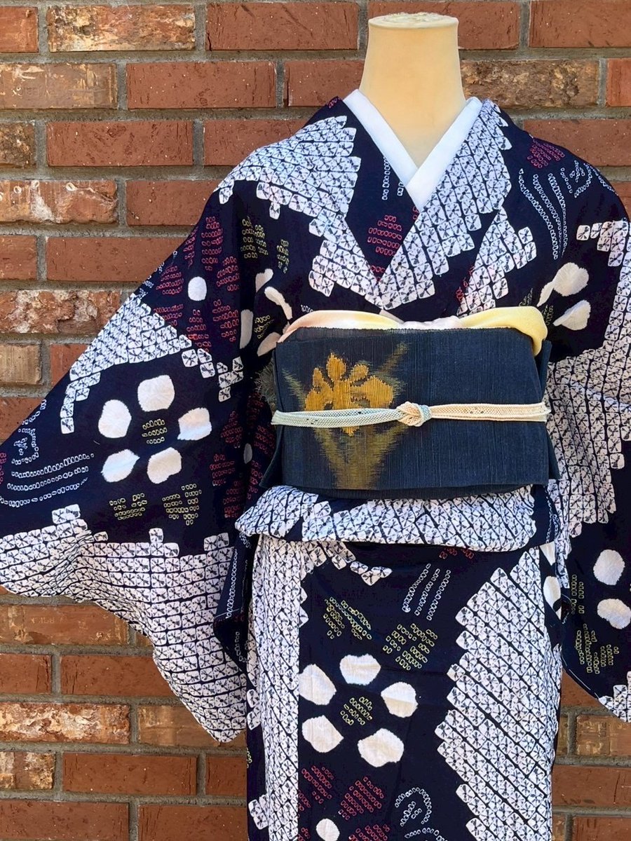 *京紬*✳︎着物リメイク✳︎日焼け対策✴︎万博カラー✴︎絹100%✴︎ミャクミャク 山椒庵 |7/11㈮~7/13㈰キモノシエル横浜 (@sanshoan) / X