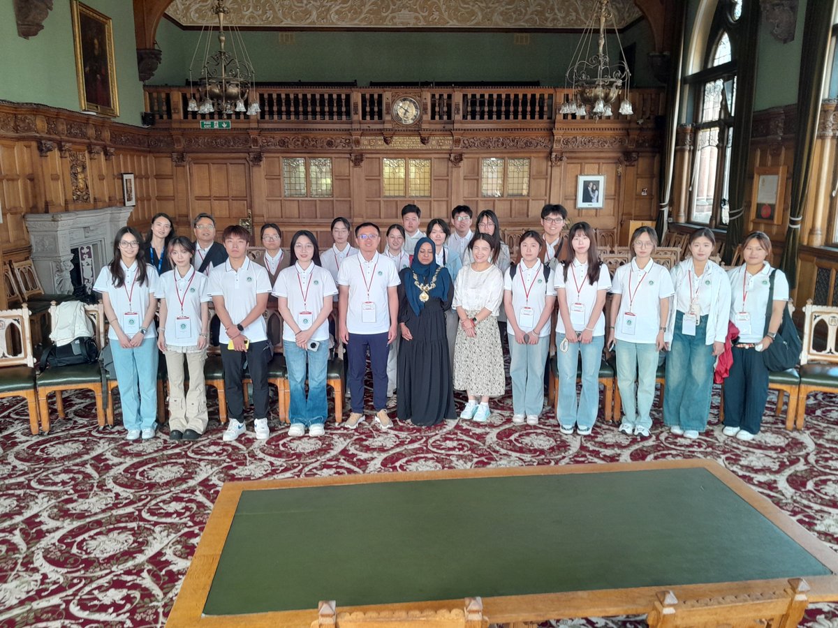 MayorChester's tweet image. It was a pleasure to welcome university students from China to Chester Town Hall today!
They thoroughly enjoyed their visit and were fascinated by the rich history of our beautiful building.
I always enjoy hosting visitors and sharing the stories.
#UniversityofChester