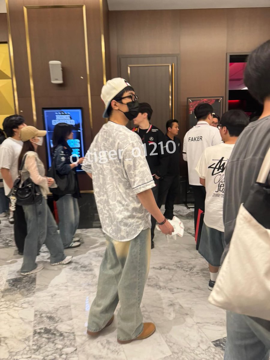 taistatata's tweet image. 헐 워누 T1팬미팅 갔어