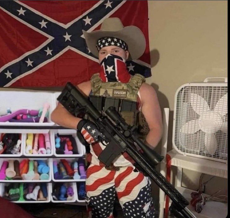 Why are MAGA murders harder to solve? 

Because there’s no dental records and all of the DNA matches. 

Happy Friday! 😏