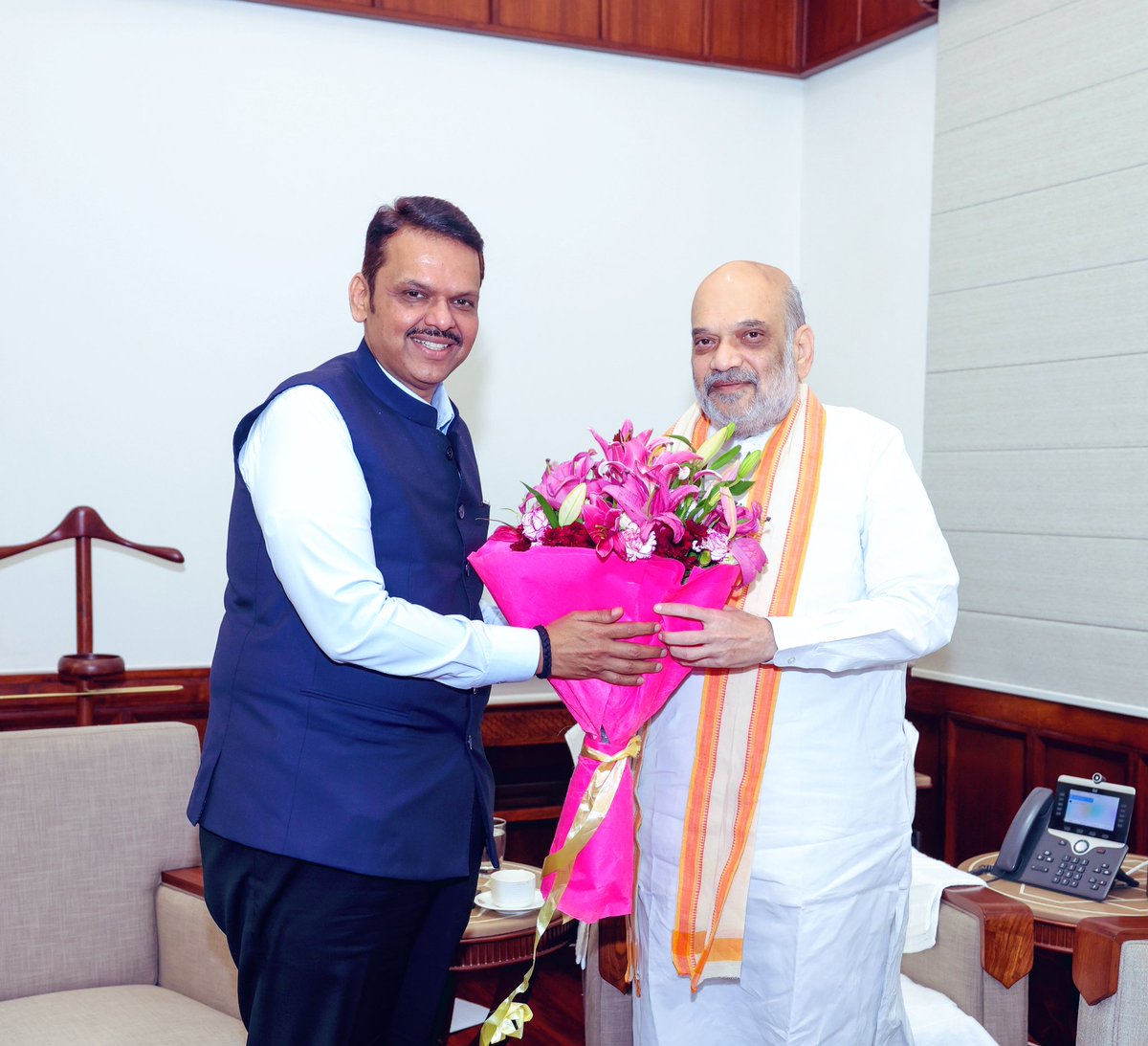 Devendra Fadnavis (@dev_fadnavis) on Twitter photo Had a courtesy meeting with our leader, Hon Union Home Minister, Minister of Cooperation <a href="/AmitShah/">Amit Shah</a> ji in New Delhi.
рдЖрдордЪреЗ рдиреЗрддреЗ, рдорд╛. рдХреЗрдВрджреНрд░реАрдп рдЧреГрд╣рдордВрддреНрд░реА, рд╕рд╣рдХрд╛рд░ рдордВрддреНрд░реА рдЕрдорд┐рддрднрд╛рдИ рд╢рд╛рд╣ рдпрд╛рдВрдЪреА рдирд╡реА рджрд┐рд▓реНрд▓реА рдпреЗрдереЗ рд╕рджрд┐рдЪреНрдЫрд╛ рднреЗрдЯ рдШреЗрддрд▓реА.
#NewDelhi #Maharashtra Had a courtesy meeting with our leader, Hon Union Home Minister, Minister of Cooperation <a href="/AmitShah/">Amit Shah</a> ji in New Delhi.
рдЖрдордЪреЗ рдиреЗрддреЗ, рдорд╛. рдХреЗрдВрджреНрд░реАрдп рдЧреГрд╣рдордВрддреНрд░реА, рд╕рд╣рдХрд╛рд░ рдордВрддреНрд░реА рдЕрдорд┐рддрднрд╛рдИ рд╢рд╛рд╣ рдпрд╛рдВрдЪреА рдирд╡реА рджрд┐рд▓реНрд▓реА рдпреЗрдереЗ рд╕рджрд┐рдЪреНрдЫрд╛ рднреЗрдЯ рдШреЗрддрд▓реА.
#NewDelhi #Maharashtra