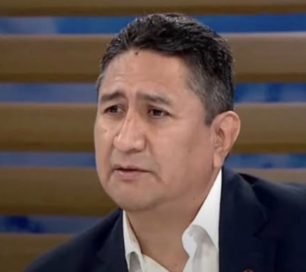 Fuerza Popular enfrentó a Perú Libre durante la campaña electoral porque era una amenaza para la democracia por ser un partido marxista-leninista.
Por interés político hoy es un sólido aliado de ese partido. No interesa que esté liderado por un prófugo de la justicia.
Para FP el