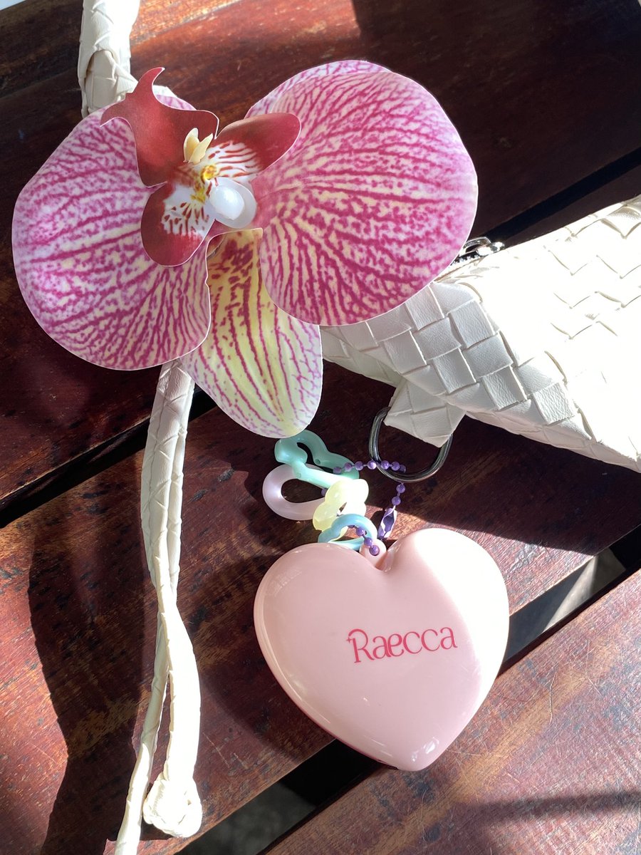 fucgerl's tweet image. Here are 4 products I’ve been loving lately!✨
—— (Brand Local Edition) ˚.🎀༘⋆