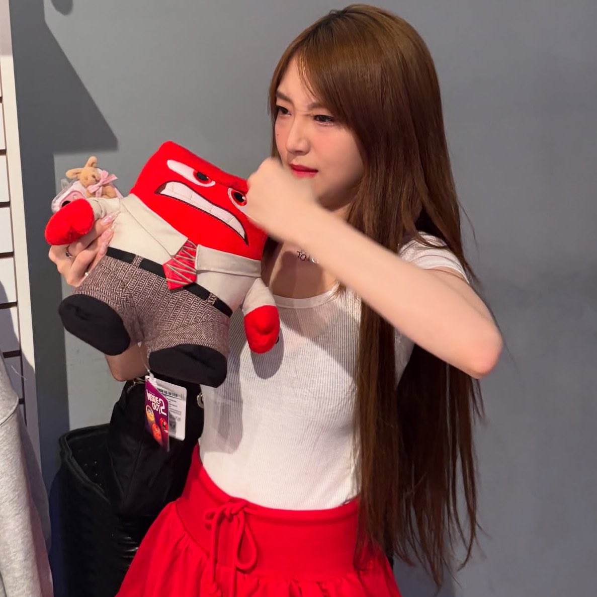 loonaboard's tweet image. 