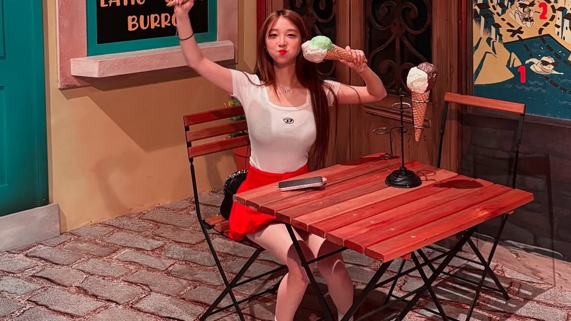 loonaboard's tweet image. 