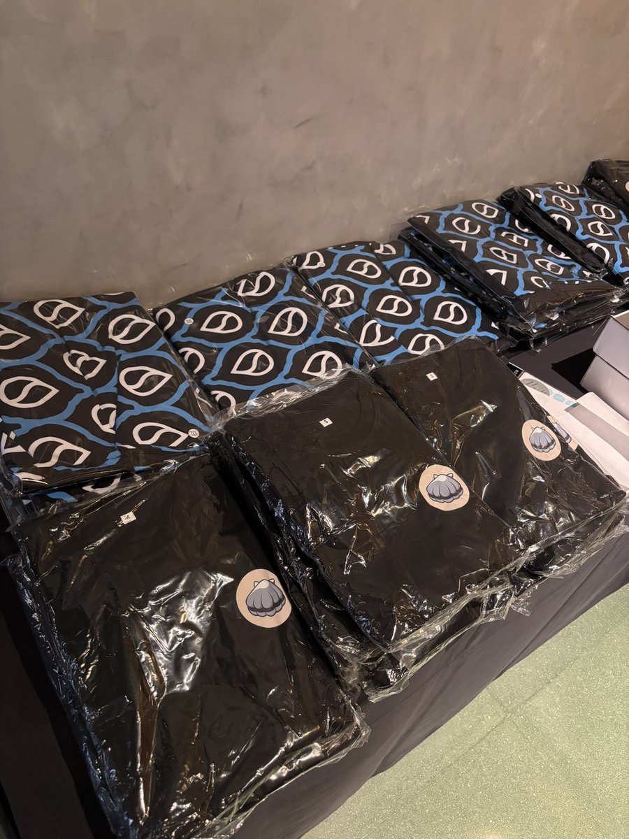 Scallop_io's tweet image. 🇹🇭 Scallop has landed at Sui Connect Bangkok!

Chill vibes, good food and limited Scallop merch up for grabs!

If you’re in the area, drop by and say hi!