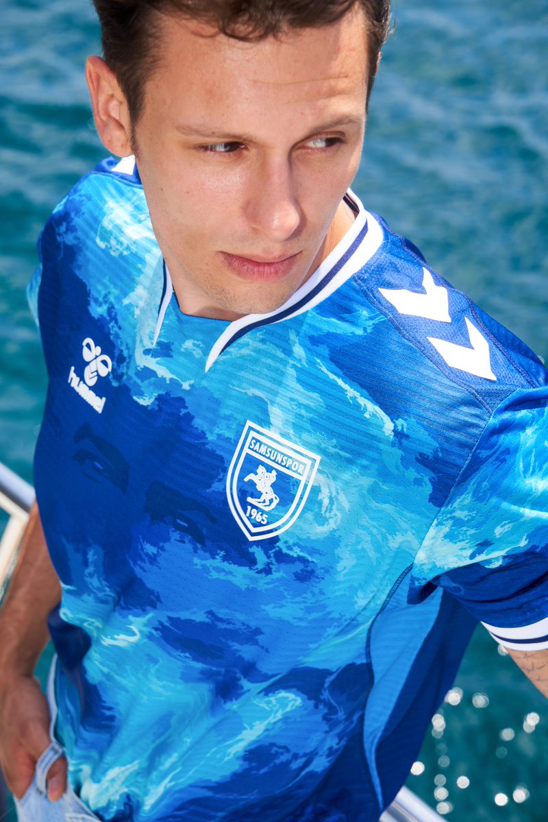 Copa90's tweet image. Turkish side Samsunspor and Hummel have collaborated on a masterpiece of an alternate kit