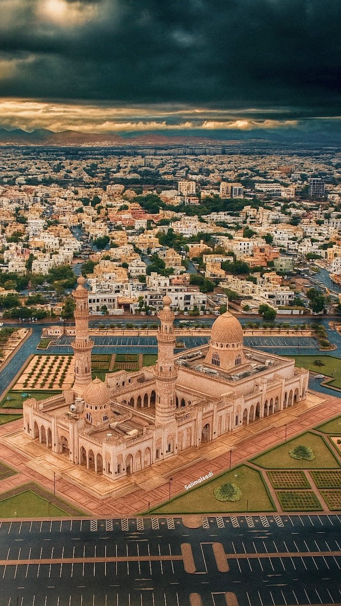 omaspire (@omanspire) on Twitter photo 🔹 A drone photo of Sayyida Fatima bint Ali Mosque in Al Seeb Governorate. May this blessed Friday bring peace, blessings, and happiness to all. Wishing everyone a peaceful and blessed Friday.
By <a href="/salimalsadi/">سالم السَّعدي</a>
#oman #Omanspire #FridayVibes #جمعة_مباركة #architecturaldesign 🔹 A drone photo of Sayyida Fatima bint Ali Mosque in Al Seeb Governorate. May this blessed Friday bring peace, blessings, and happiness to all. Wishing everyone a peaceful and blessed Friday.
By <a href="/salimalsadi/">سالم السَّعدي</a>
#oman #Omanspire #FridayVibes #جمعة_مباركة #architecturaldesign