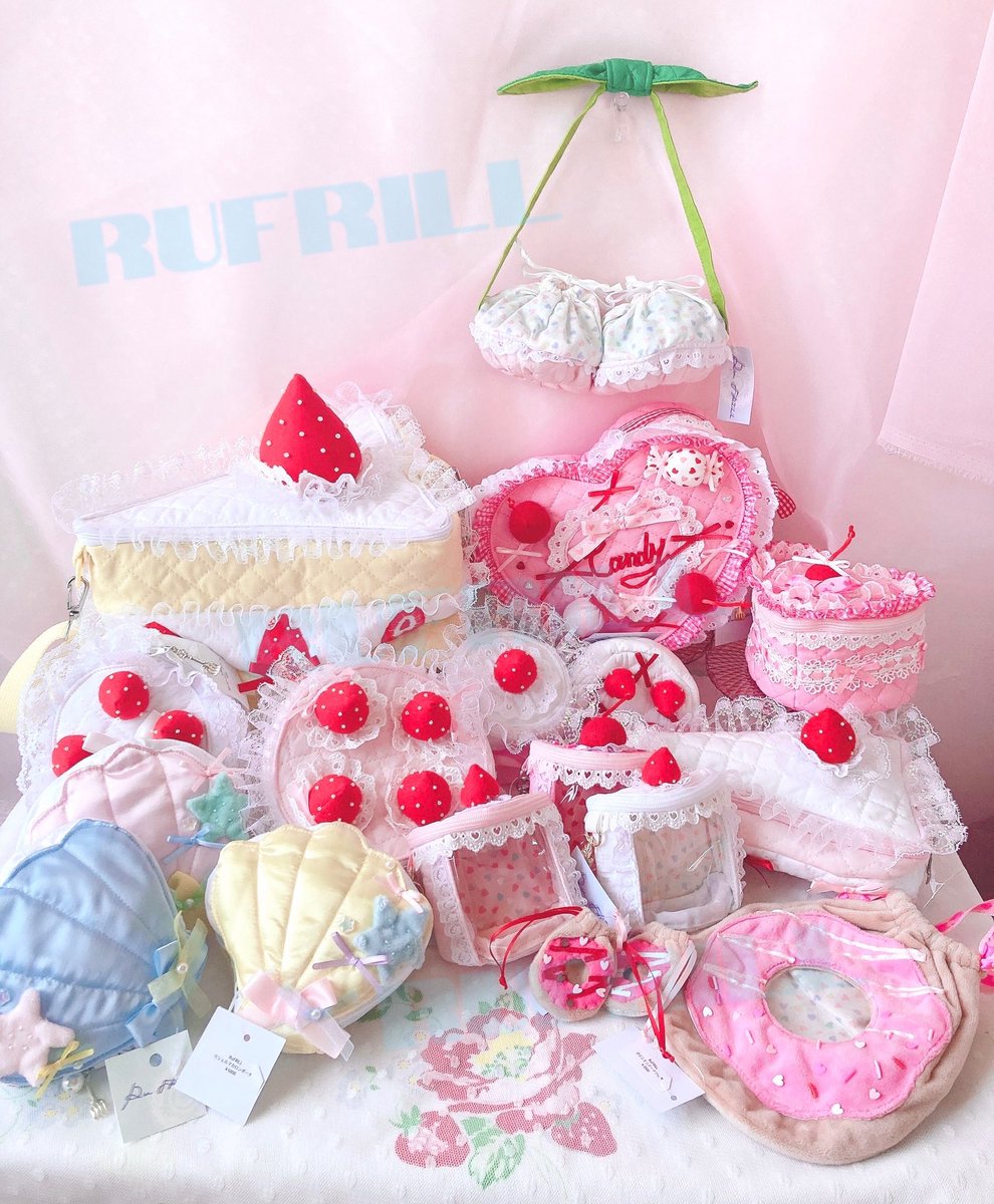 RuFrill's tweet image. #MsCandysCutieShoppe
🍰BAG and POUCH🎂
スイーツモチーフのバッグやポーチなどたくさん納品しました🎂
おしながき制作中です…!出来次第載せます!