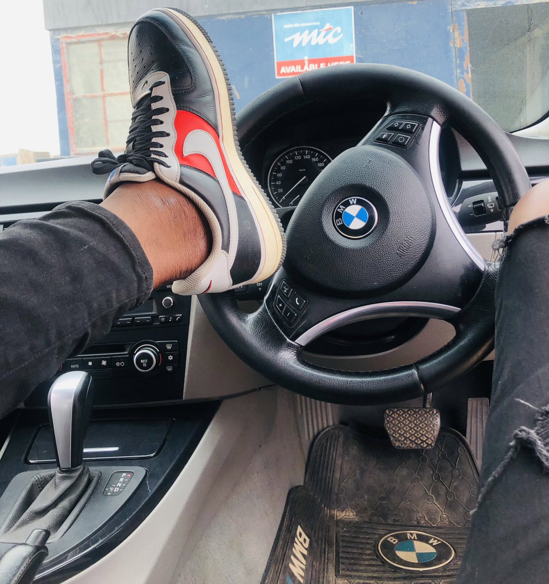 Friday Shoecam📍