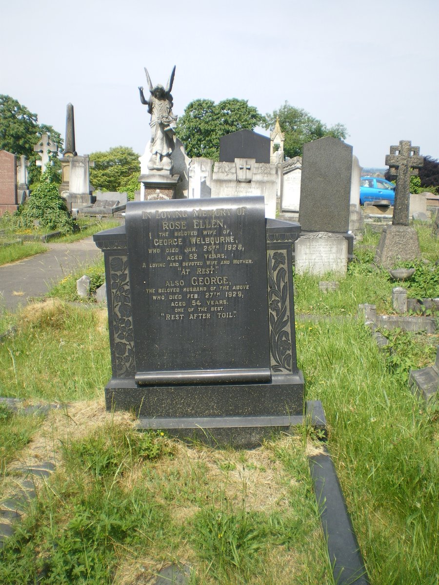 VaughanCoop's tweet image. The Vaughan City Explorers are meeting next on 17 August at 12 noon. They will be exploring the Welford Road Cemetery.
Meet outside the side gate on University Road opposite Mayors Walk. It's the gate with the opening times next to it.