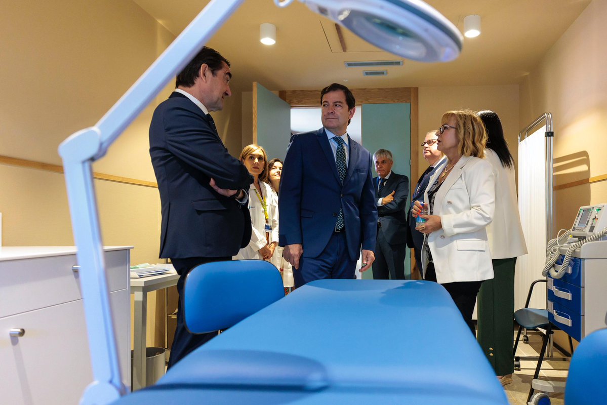 alferma1's tweet image. Hemos visitado la ampliación el Centro de Salud Pinilla-San Andrés del Rabanedo #León: +espacio, +eficiente y +sostenibilidad para mejorar la atención a más de 21.000 personas.
#CastillayLeón es ejemplo nacional en Atención Primaria, por cercanía, modernidad y eficiencia.