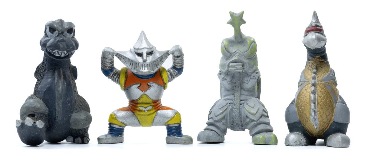 ShadowwwwM's tweet image. I really love the big and bright smile Jet Jaguar has here.
It’s cute but kinda funny too!
Everyone looks cute too! (^人^)