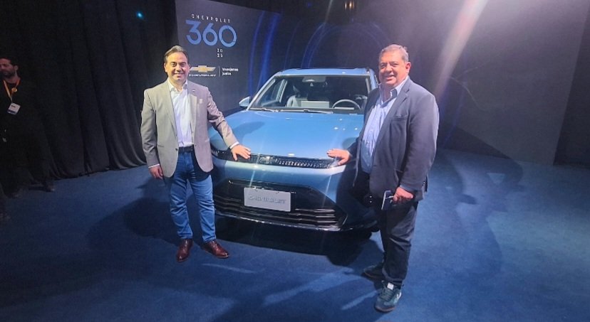 Impacto regional d Chevrolet en Buenos Aires! Presentó en Costa Salguero nuevos #Onix, #OnixPlus, #Tracker, #SparkEUV eléctrico y la #Captiva eléctrica e híbrida enchufable (debut), ésta última se venderá en 🇦🇷. Habrá 30 “EV in Store” antes fin d año en red d la marca del moño.