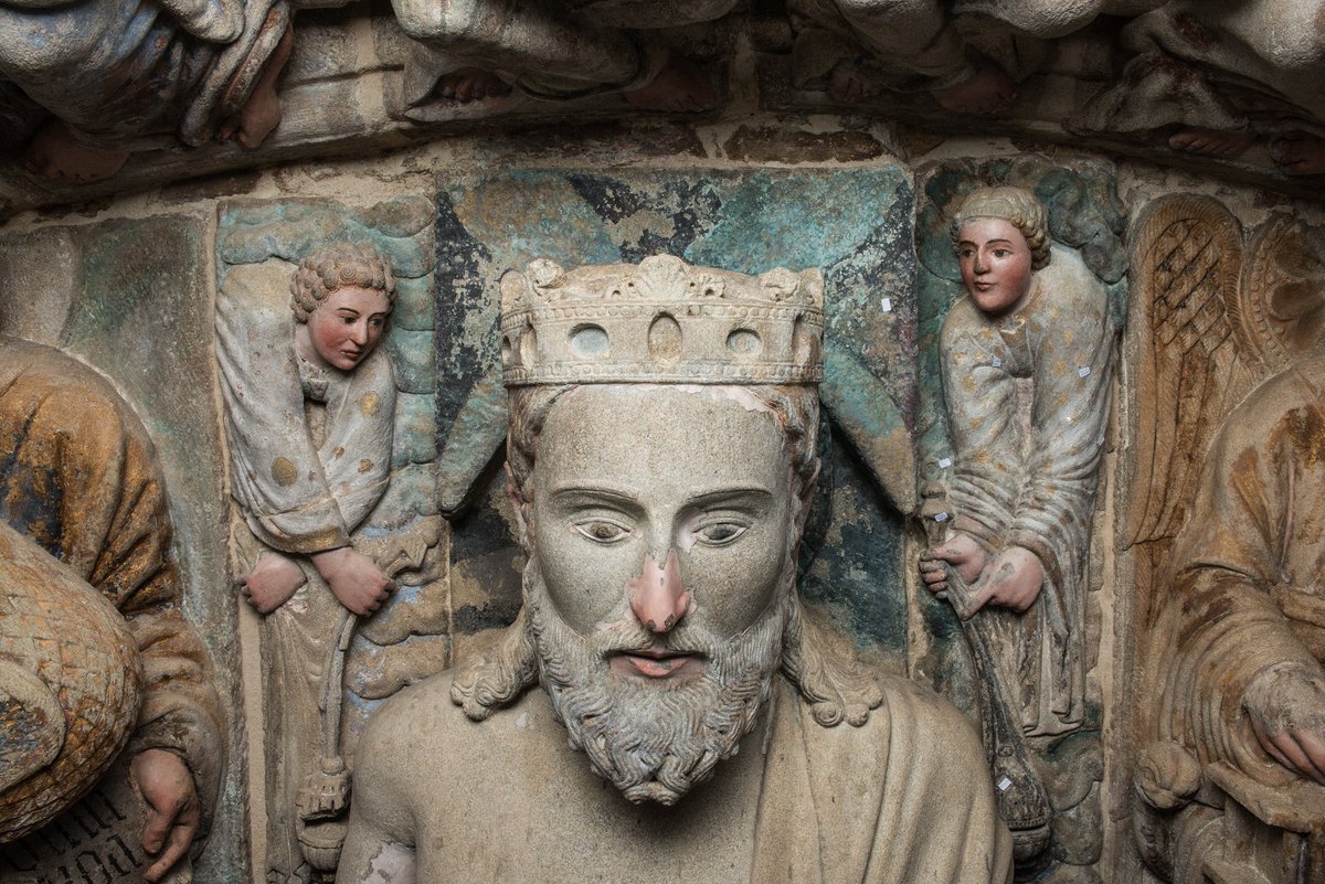 plalanda_II's tweet image. Honro hoy a nuestro Patrón de España, Santiago Apostol, mientras el espíritu vuela a ese bello Pórtico de la Gloria en la compostelana plaza del Obradoiro a la que convergen la fe, el Arte y miles de peregrinos...
Con mi alegría, vaya la felicitación a los Santiagos y Jacobos.