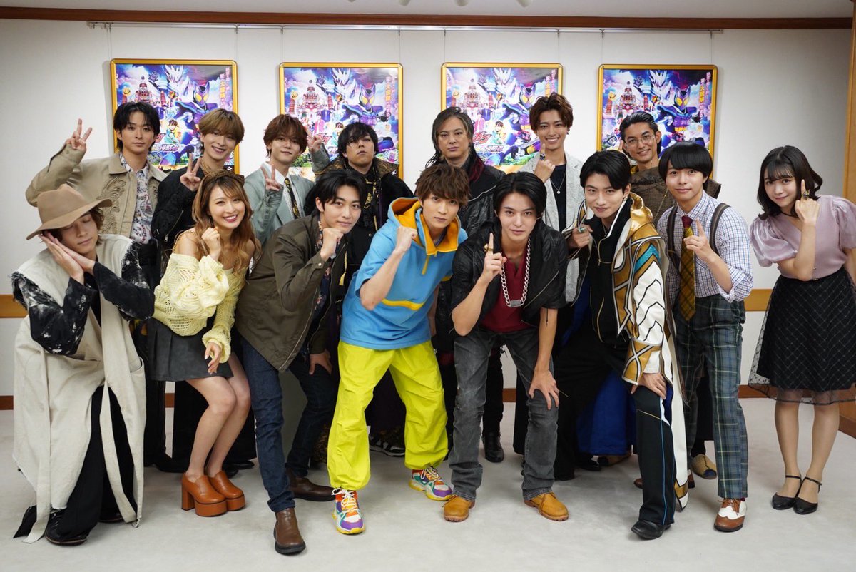 Gozyu_toei's tweet image. //
🎬初日舞台挨拶ありがとワン🍿✨
\\
ガヴチームの皆さんと色々なお話しさせていただきました🍇🍫
映画の感想は #映画ガヴゴジュウジャー で!
どしどし投稿待ってるワン🫶
#ゴジュウジャーは
#はぐれ者じゃなくて
#さみしがり屋 ?🤔
#劇場に沢山会いに行ってあげてください