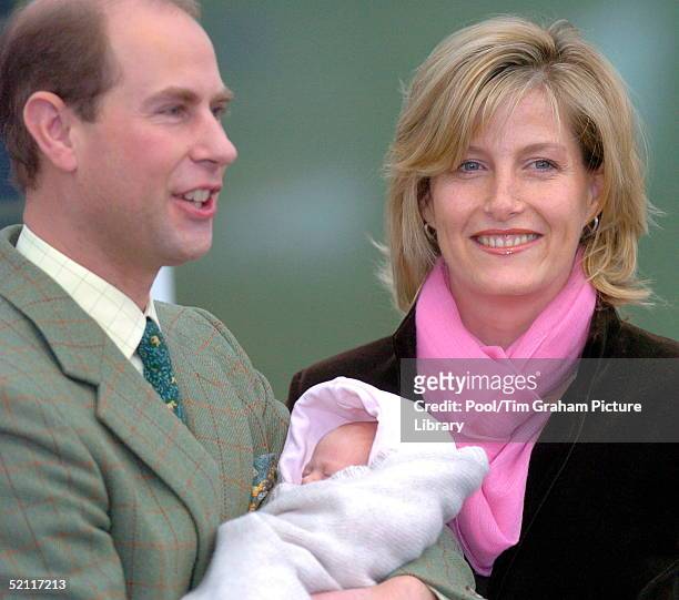 Rebecca Russell tweet media