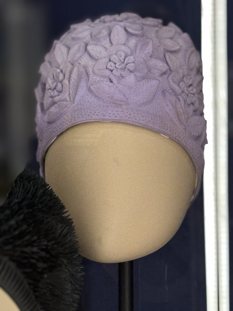 tonymcmahon_TV's tweet image. 1960s women’s swimming caps at the @musee_massena in Nice, France