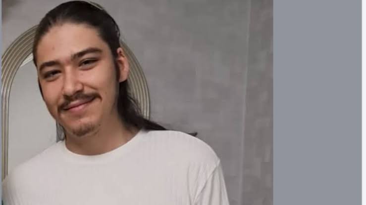 Eskişehir’deki orman yangınında şehit olan 22 yaşındaki AKUT gönüllüsü Alperen Özcan’ın ardından yürek burkan sözler geldi.

Amcası, “Çok yardımseverdi. Kahramanmaraş depreminde 15 gün görev yaptı. Babası yangına gitmesini istemedi ama ‘Taksi tutar yine giderim’ dedi”