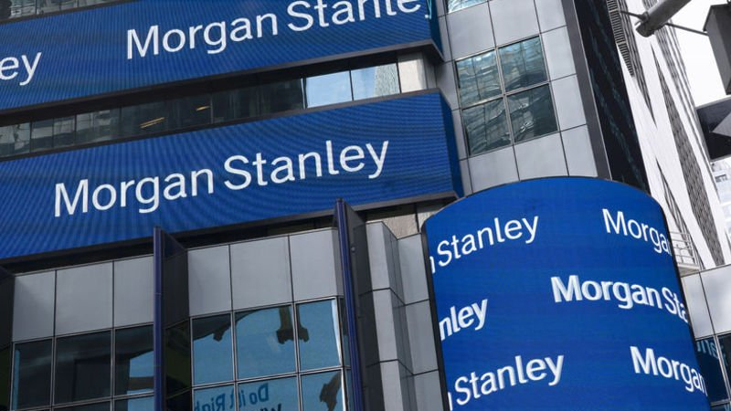 #SONDAKİKA #morganstanley #dolar 
🟤Morgan Stanley tahminini paylaştı: Yıl sonu enflasyon ve faiz ne olacak?

▪️Yatırım bankası Morgan Stanley, Türk lirasında hızla değer kaybına dikkat çekerek yıl sonu enflasyon tahminini ve dolar/ TL beklentisini yükseltti.