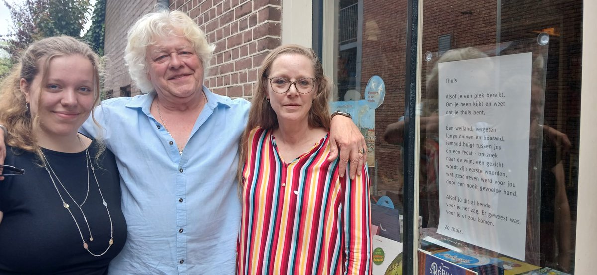 Wij kregen vandaag onverwacht bezoek van de kinderboekenschrijver en dichter Kees Spiering. 🥰
<a href="/lovinksboeken/">Boekhandel Lovink</a> #Lochem