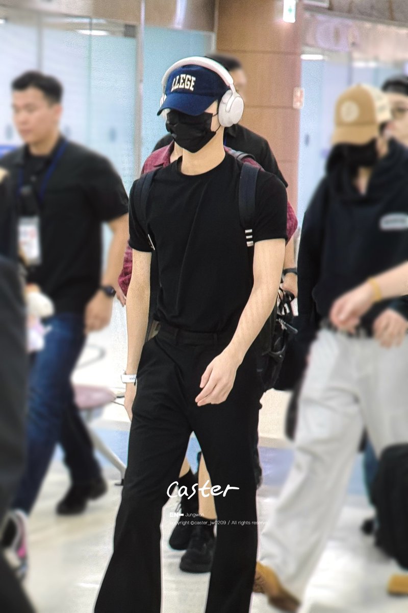 caster_jw0209's tweet image. 250725 #์ ์ #JUNGWON #ใธใงใณใฆใฉใณ
#์ํ์ดํ #ENHYPEN