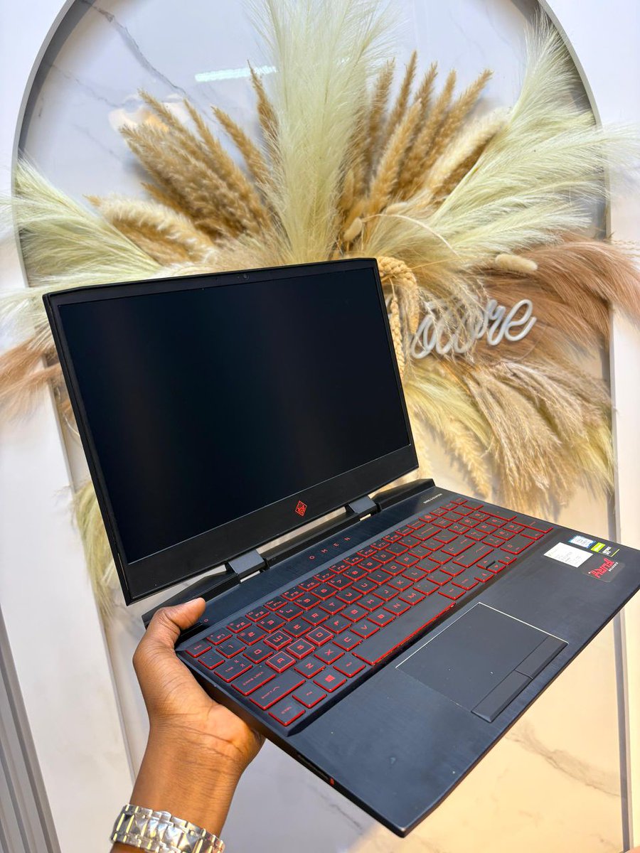 BabaAtifah's tweet image. 💻 HP OMEN 15 – i5 + GTX 1660 Ti Edition
⚙️ Intel Core i5 – 9th Gen (9300H / 9400H)
🎮 NVIDIA GTX 1660 Ti – 6GB GDDR6
⚡ 16GB DDR4 RAM
💾 512GB SSD (Samsung)
📺 15.6″ Full HD Display – 144Hz
🔊 Bang & Olufsen Audio
⌨️ Red Backlit Keyboard
Price 1.8M
CALL 0692562259