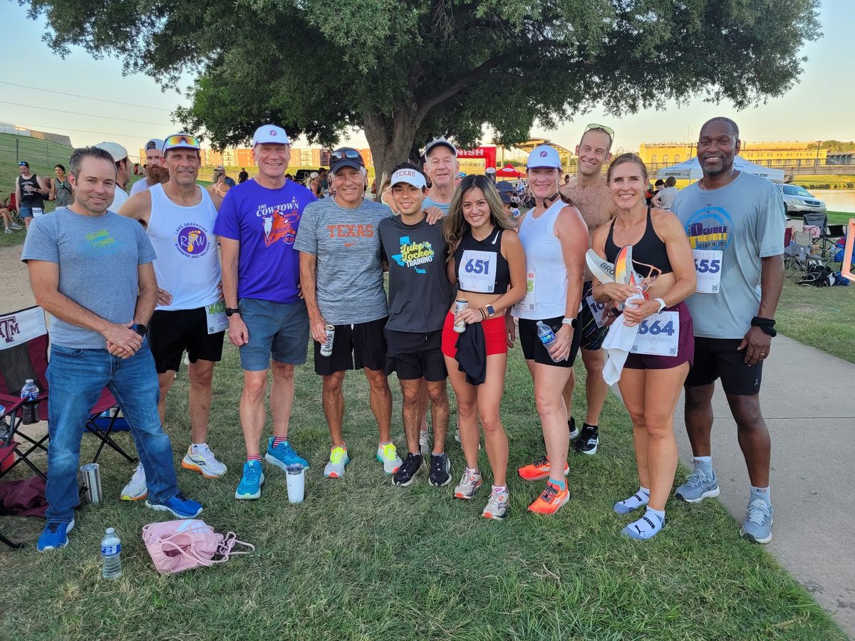 markphillipsrdo's tweet image. Fun night cheering on my sweaty friends from @LakeGrapevineRW who ran the Trinity 5000 last night  in Ft. Worth!  #Trinity5000 #lgraw