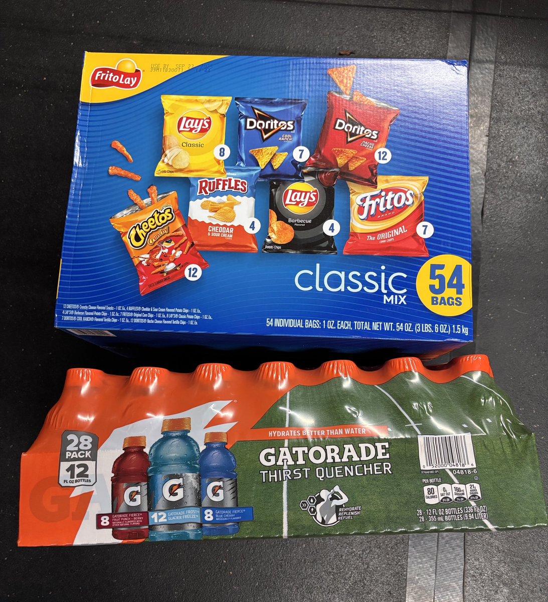 JasonTheHanson's tweet image. Made my first angel investment this week.

$37.47 for 5% of the company.

The idea is solid. Set up a table at the park on a hot day.

Margins are strong.

But what sold me were the five founders. All brothers.