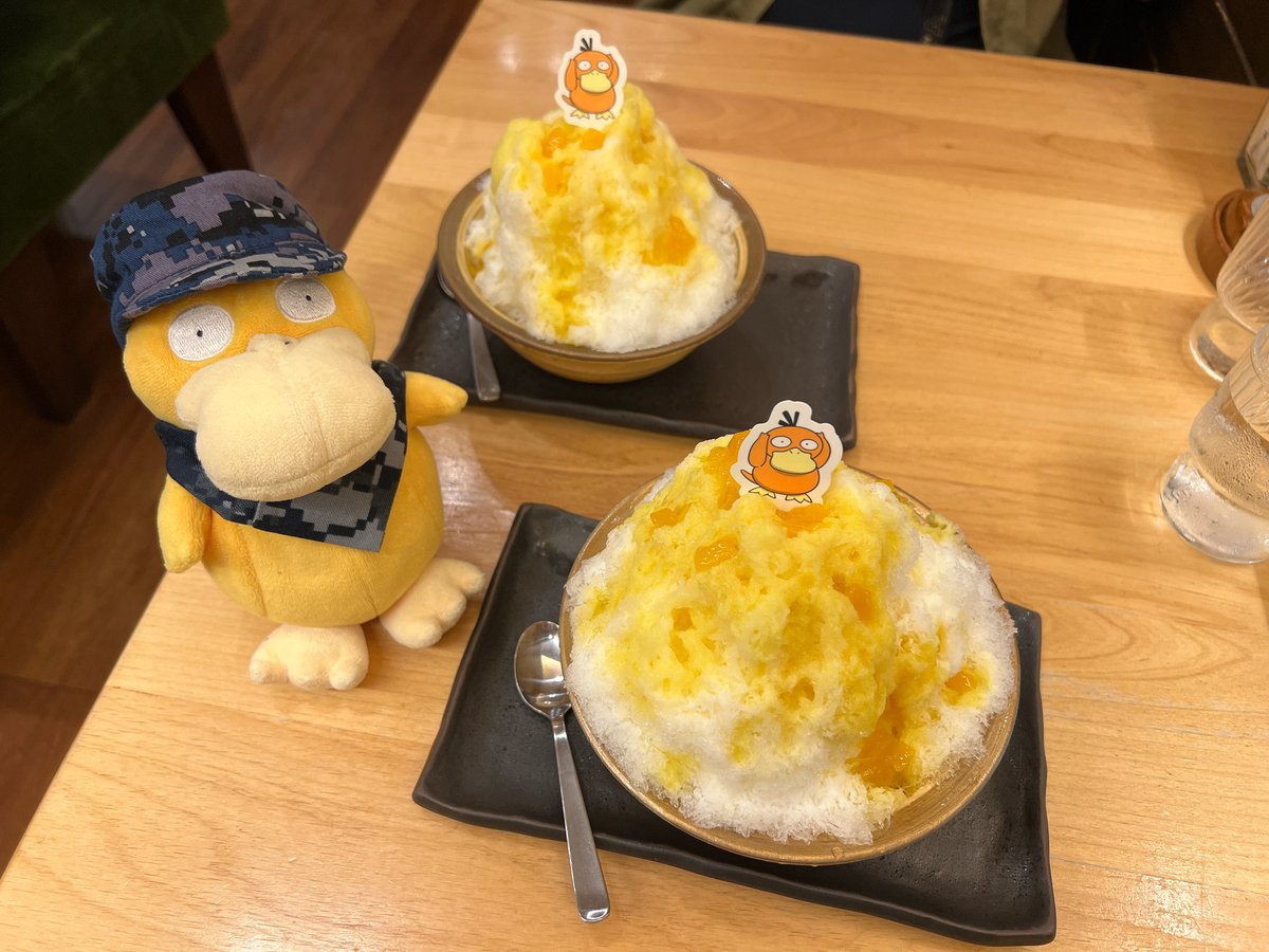 Sgt_Psyduck's tweet image. コダちゃんのかき氷もマンゴー味でしっかり果肉のマンゴーが入っていて美味しかった😋
しかも美味しいふわふわタイプのかき氷🍧✨️