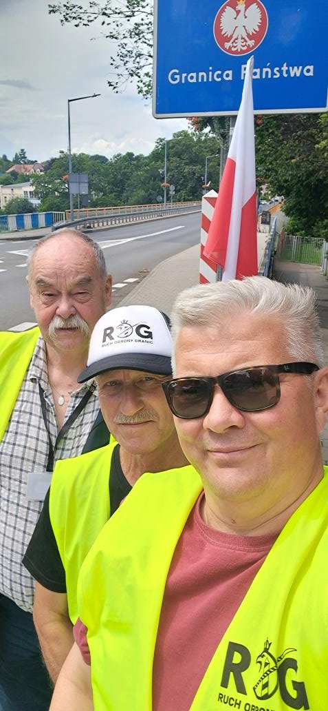 PiotrWronaCzewa's tweet image. Meldujemy się na "posterunku granicznym" wraz z Tytusem Czartoryskim.🇵🇱
@ROGranic #MasowaMigracja #RuchObronyGranic