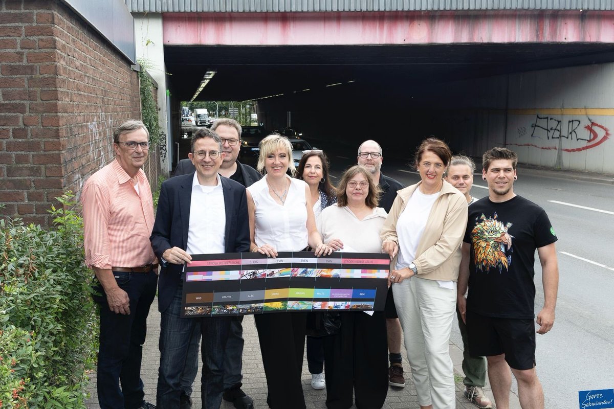 Gerne Gelsenkirchen (@ggelsenkirchen) on Twitter photo Auf Initiative der Stadtmarketing Gesellschaft Gelsenkirchen (SMG) und des Referats Kultur der Stadt werden alle etablierten Graffiti- und Streetart-Künstler aus #Gelsenkirchen anlässlich des 150-jährigen Stadtjubiläums die Bahnunterführung Wickingstraße mit Graffiti gestalten. Auf Initiative der Stadtmarketing Gesellschaft Gelsenkirchen (SMG) und des Referats Kultur der Stadt werden alle etablierten Graffiti- und Streetart-Künstler aus #Gelsenkirchen anlässlich des 150-jährigen Stadtjubiläums die Bahnunterführung Wickingstraße mit Graffiti gestalten.