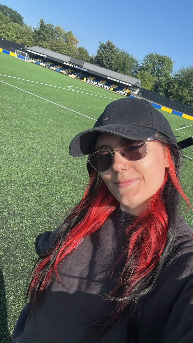 bbreachb's tweet image. How do I make this football pitch about twenty one pilots