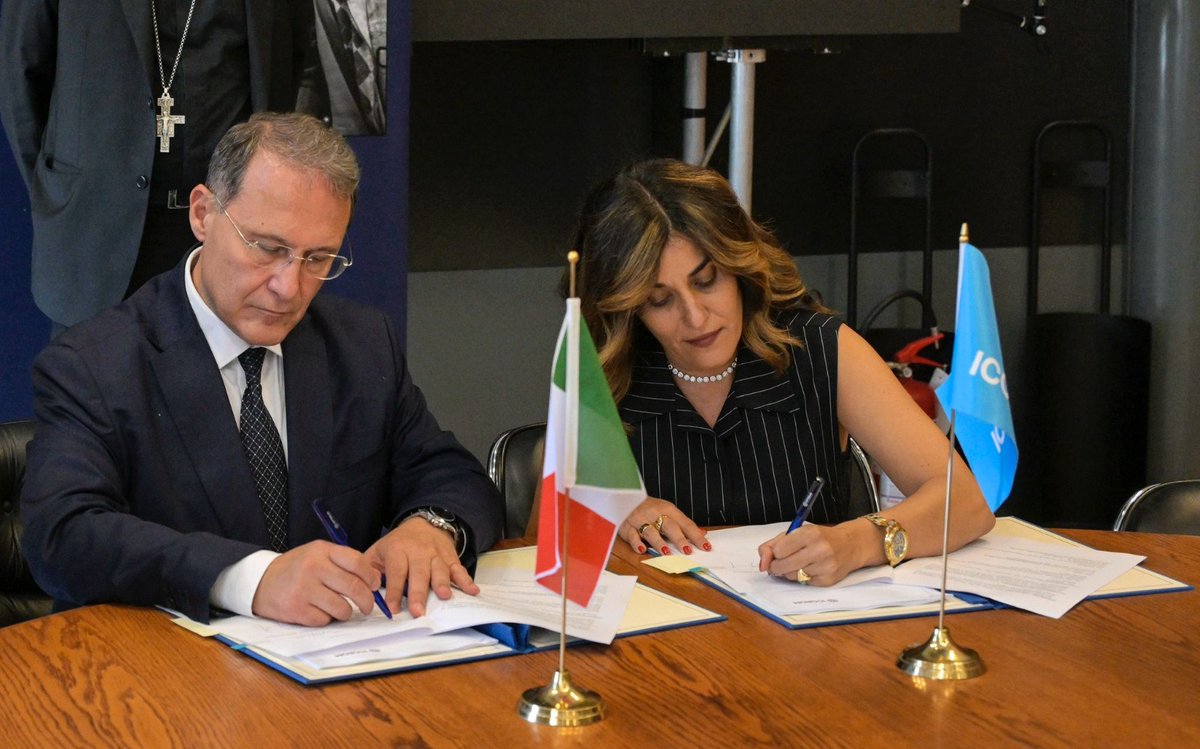 ItalyMFA's tweet image. Firmata oggi dal VM @edmondocirielli l’Intesa con @ICCROM per un progetto in 🇨🇮, 🇪🇬, 🇰🇪 e 🇹🇳. Obiettivo: formare giovani artigiani nella tutela del patrimonio culturale, in collaborazione con la Fabbrica di San Pietro. #CooperazioneItaliana #PatrimonioCulturale