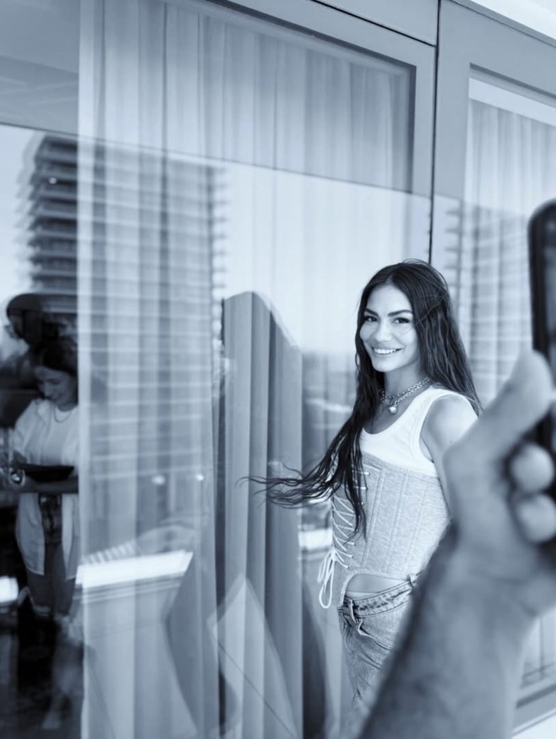 itsdreamn's tweet image. Güzelik suç olsaydı muhabbet yerdik yeminle bu nedir be kadın gün geçtikçe artıyorda 🫠🤏🏻❤️🔥🤤 #DemetÖzdemir