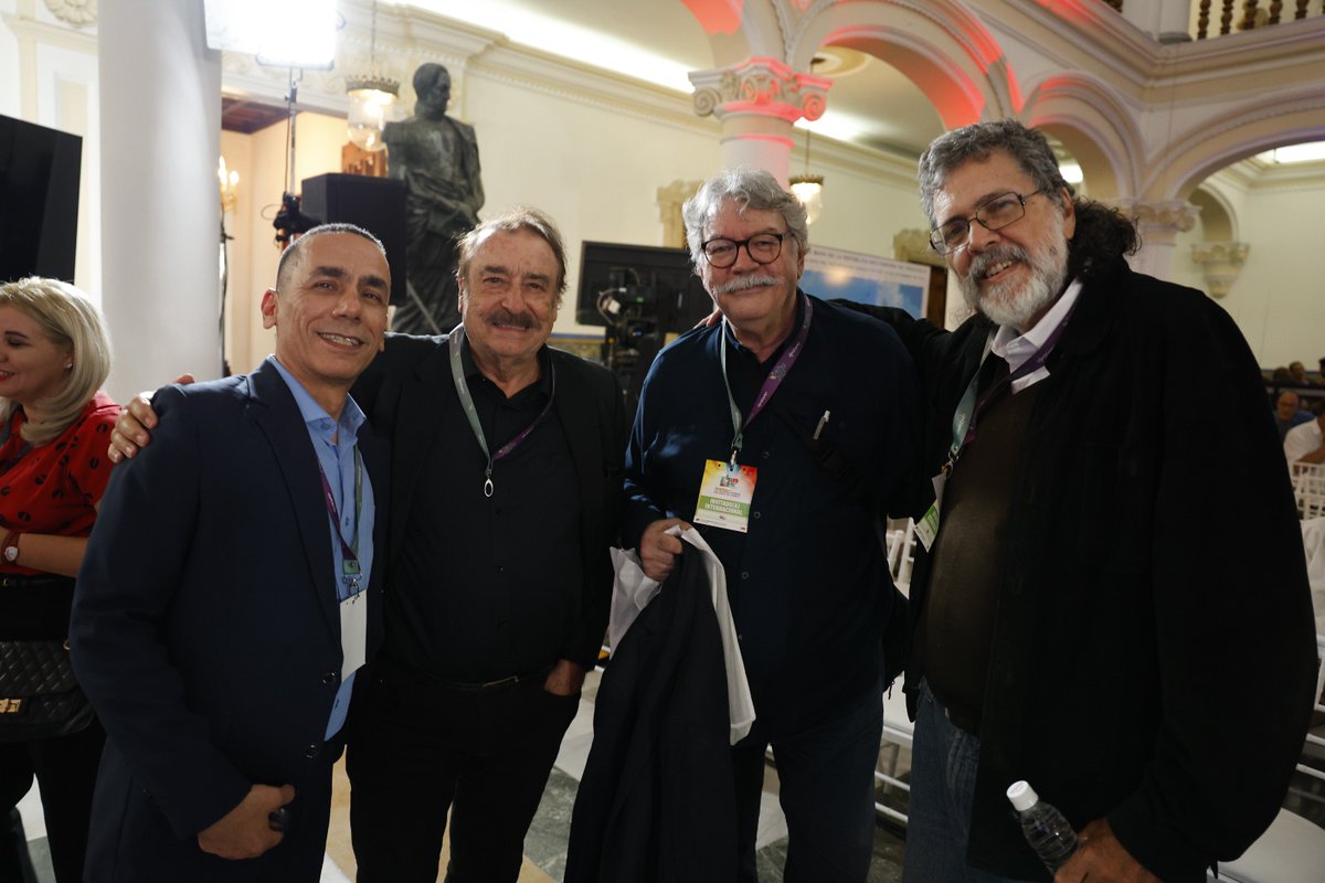 AbelPrieto11's tweet image. En Caracas, en el Foro Internacional POR UNA HUMANA HUMANIDAD, con Sergio Arria, Ignacio Ramonet y Fernando Buen Abad. #NoAlFascismo