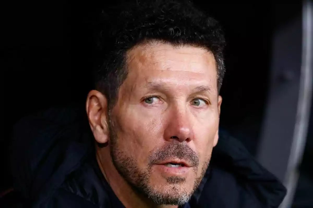 pascualruizar's tweet image. 👀 Actualizamos posible XI del Atlético de Madrid con los nuevos fichajes:
Jan Oblak
Llorente-Giménez-Hancko-Ruggeri
Giuliano-Barrios-Cardoso-Baena
Almada-Julián