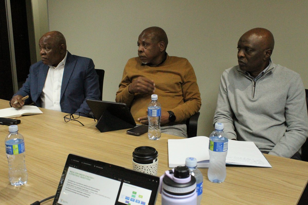 MpumalangaGreen's tweet photo. The Mpumalanga Green Cluster Agency (MGCA) had the pleasure of hosting Ms. F.I. Serakalala, Head of Department for Economic Development and Tourism, for a strategic engagement to showcase the Agency’s ongoing work and impact in the green economy.

#GreenEconomy #Sustainability https://t.co/jMAUKhfRRJ