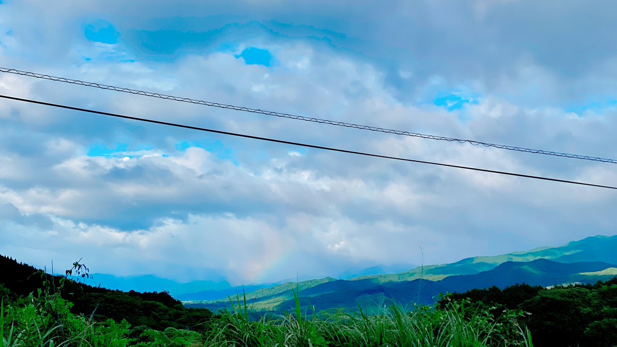 nathu_0701's tweet image. 大畑駅への道中で見かけた虹🌈︎︎☁