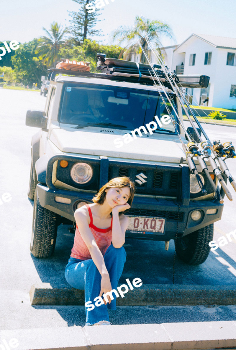 BUBKA_WEB's tweet image. 日向坂46・富田鈴花さん
🚗まさか偶然…
🏎️現地で愛車ジムニーを発見
📮封入特典ポストカード公開
🔻記事詳細&アザーカット
idol-culture.jp/gravure/182284/
#日向坂46 #富田鈴花 #富田鈴花1st写真集 #すーじーオージー #鈴花サーキット