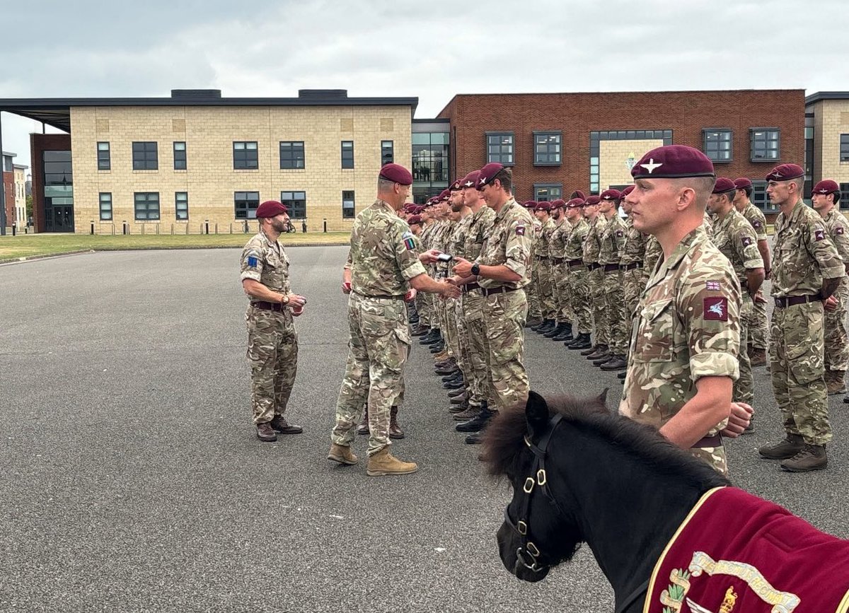 TheParachuteReg's tweet image. The vital national security role played by the #parachuteregiment was evident at a #2para medal ceremony held on the Merville Barracks parade ground in Colchester. Medals presented by Maj Gen Kingsbury, Brig Cartwright and CO 2 PARA.
Ready for anything 🇬🇧🆎
@BritishArmy