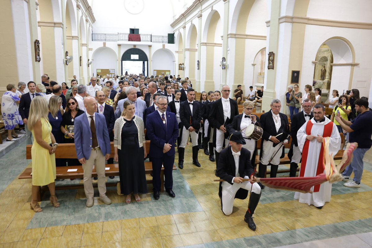 MargaProhens's tweet image. Molt de sentiment, orgull i emoció omplen els carrers d’Es Castell en el dia del seu patró, Sant Jaume. Una de les celebracions més emblemàtiques i participatives de l’illa, que batega al ritme de tot un poble que viu les seves arrels.
Sant Jaume és identitat, és tradició viva…