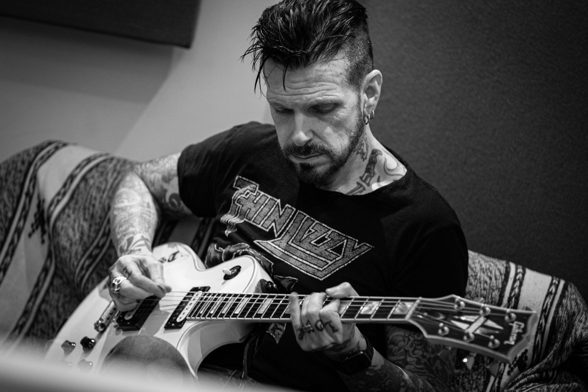 rickywarwick's tweet image. ✴️Just 4 weeks until we hit the stage Stonedead Festival and bring the thunder!
Rehearsals are going well, and we’re sounding louder and tighter than ever. 

🎟️ No @Stonedead_fest ticket? Don’t worry, we’re back on the road this November. 
👉 Tickets: thealmightyofficial.com/live