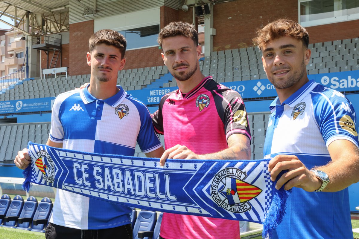 🏟️ Preparats i amb moltes ganes de gaudir junts de la Nova Creu Alta

🎥 Recupera la roda de premsa de la presentació de <a href="/Diego_Fuoli/">DF</a>, <a href="/genarfornes5/">Genar Fornés</a> i Carlos García a youtu.be/VGizTphN8L0

#AMQM