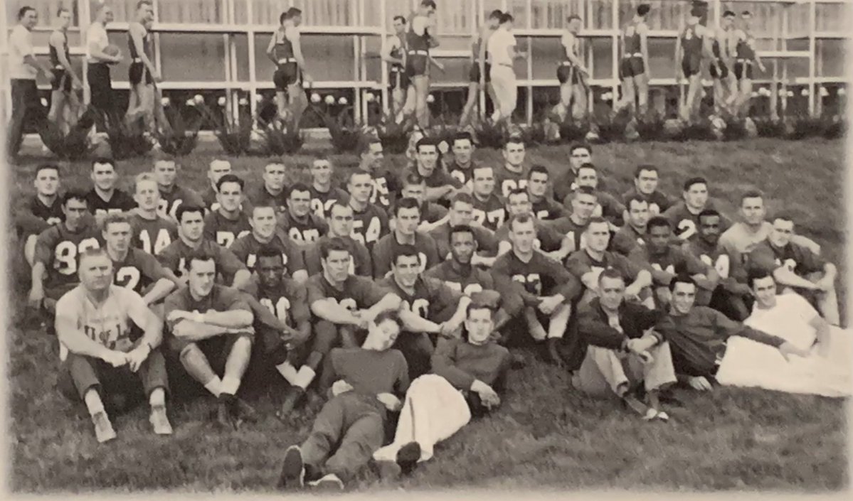 TropicsCards's tweet image. Day 6: The Cardinals win their first bowl, 1957
The past few days we’ve been highflying the Frank Camp Era, and today we’re looking at their first major success on the field! We’ll obviously talk the Sun Bowl but will highlight the entire 1957 season.
Overall the Cards went 9-1…