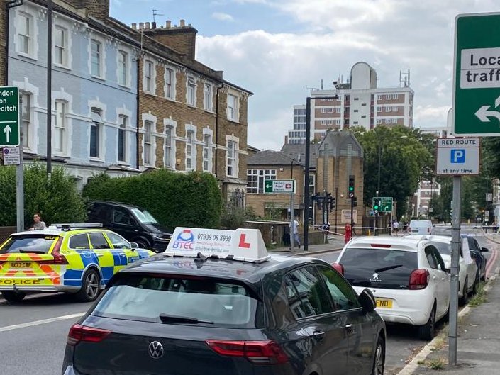 N16Rectory's tweet image. Another speeding traffic accident! 
from what we heard, involving a car with a cyclist, sadly critical in hospital. Horrific.
As a resident and cyclist on Rectory Rd I have had so many near collisions, like others too.
We need a safer road @willnorman
@Semakaleng @SarahWoodberryD