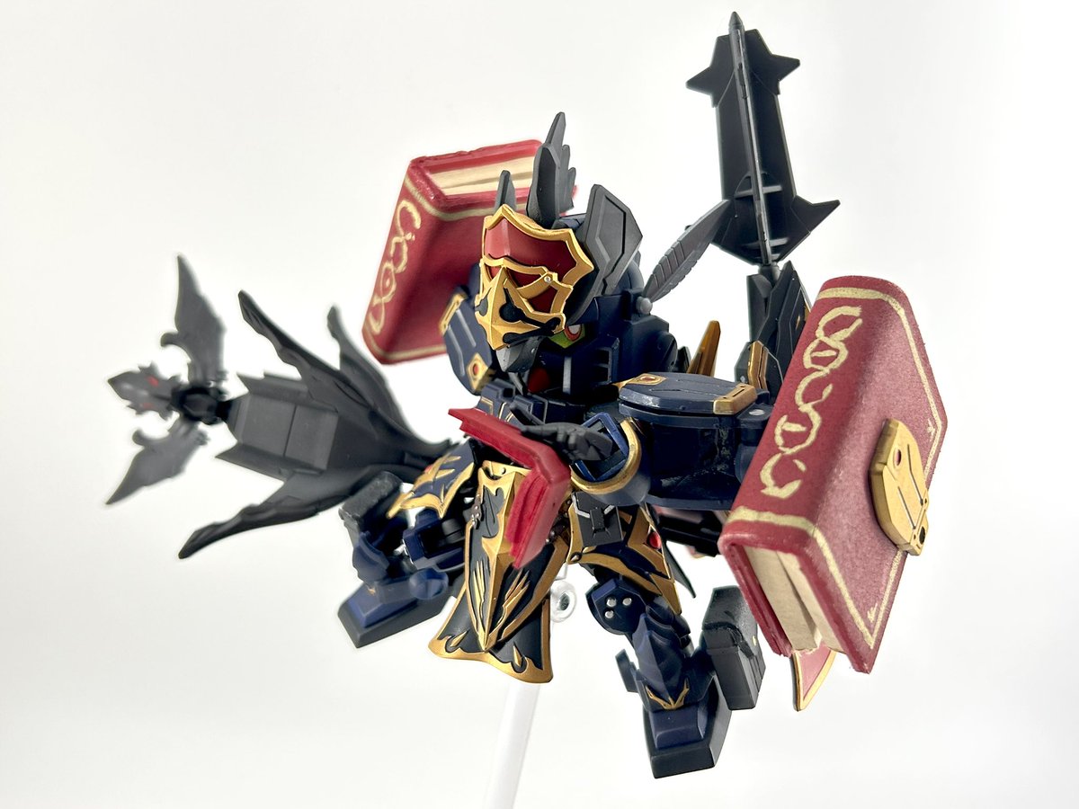 pikapika_open's tweet image. SD沼にはまるまハマる前に作ったヘビーアームズと、ハマった後に作ったヘビーアームズです。

 #ガンダムW