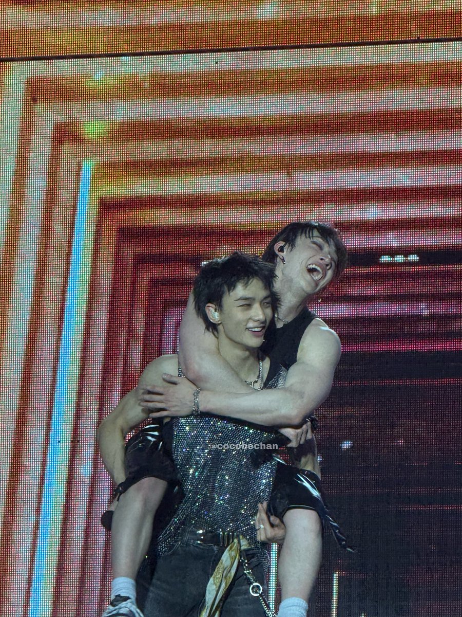 THIS PICTURE OF HYUNCHAN! 😭😭😭😭😭😭😭😭😭😭😭😭😭😭😭😭😭