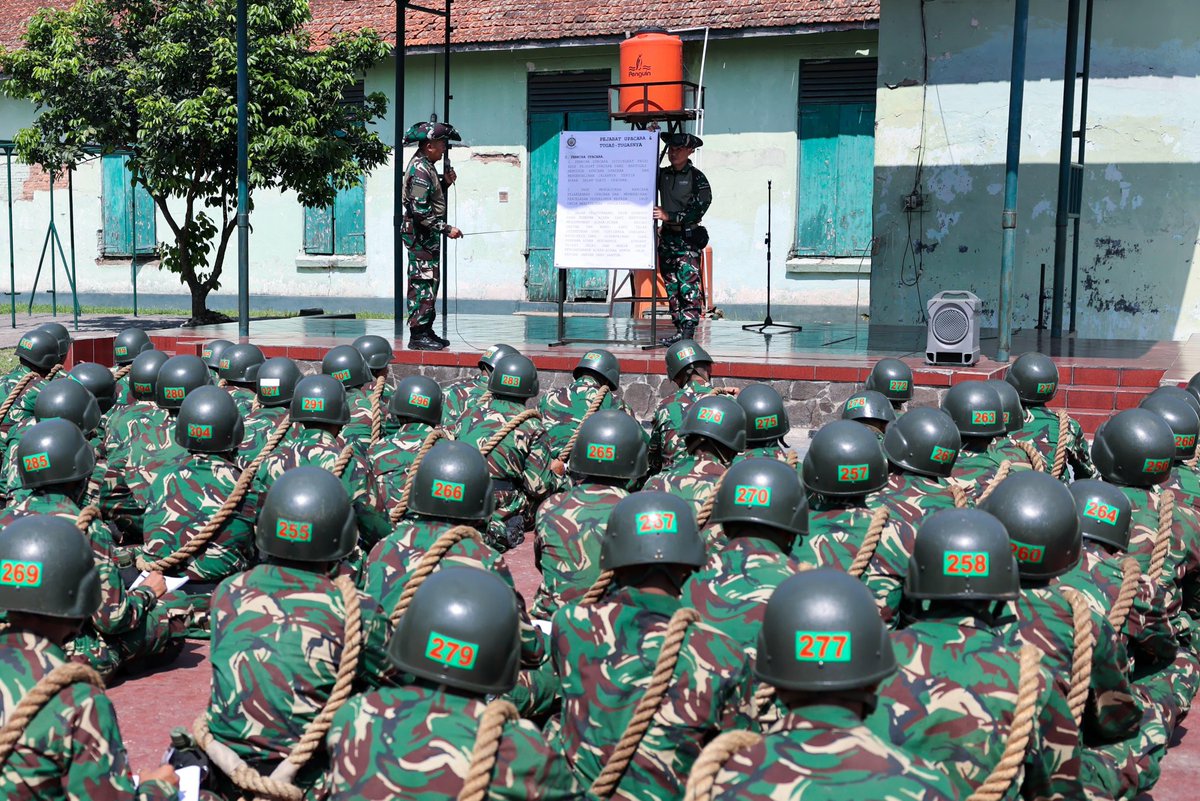 Sjafrie Sjamsoeddin (@sjafriesjams) on Twitter photo Pusdik Pembekalan dan Angkutan (Bekang) merupakan tempat pendidikan logistik militer sebagai salah satu pendukung keberhasilan operasi militer dan pertahanan negara.
-Ilmu Amaliah Amal Ilmiah-
<a href="/PEN_PUSBEKANGAD/">Pen Pusbekangad</a> <a href="/Puspen_TNI/">Pusat Penerangan TNI</a> <a href="/Kemhan_RI/">Kemhan RI</a> <a href="/tni_ad/">TNI AD</a> <a href="/_TNIAL_/">TNI Angkatan Laut</a> <a href="/_TNIAU/">TNI Angkatan Udara</a> Pusdik Pembekalan dan Angkutan (Bekang) merupakan tempat pendidikan logistik militer sebagai salah satu pendukung keberhasilan operasi militer dan pertahanan negara.
-Ilmu Amaliah Amal Ilmiah-
<a href="/PEN_PUSBEKANGAD/">Pen Pusbekangad</a> <a href="/Puspen_TNI/">Pusat Penerangan TNI</a> <a href="/Kemhan_RI/">Kemhan RI</a> <a href="/tni_ad/">TNI AD</a> <a href="/_TNIAL_/">TNI Angkatan Laut</a> <a href="/_TNIAU/">TNI Angkatan Udara</a>